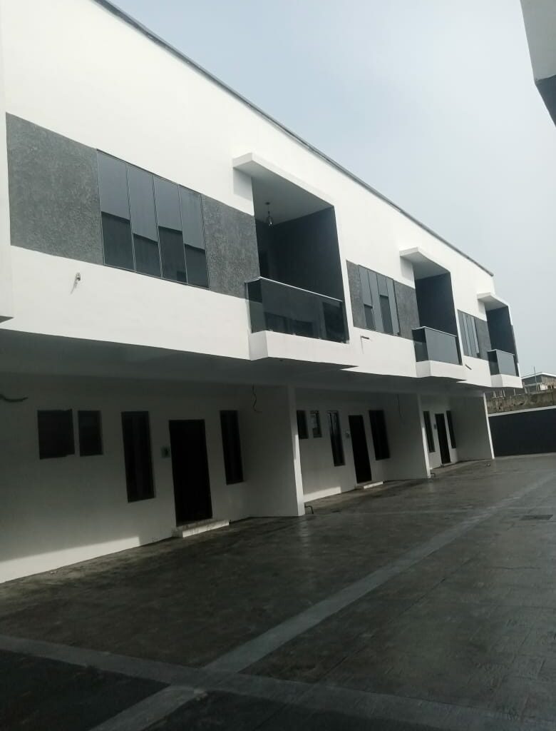 Brand New 4 Bedroom tracces Duplex